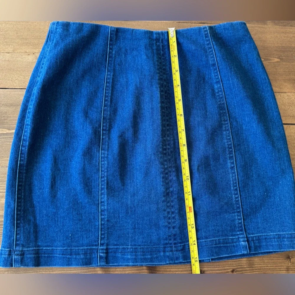 Altar’d State Dark Wash Denim Mini Skirt – Size S